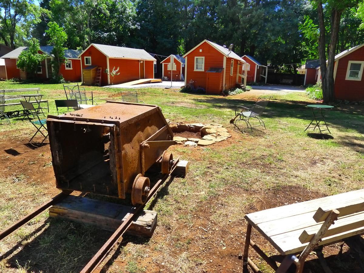 Miner'S Camp Motel Foresthill Bagian luar foto