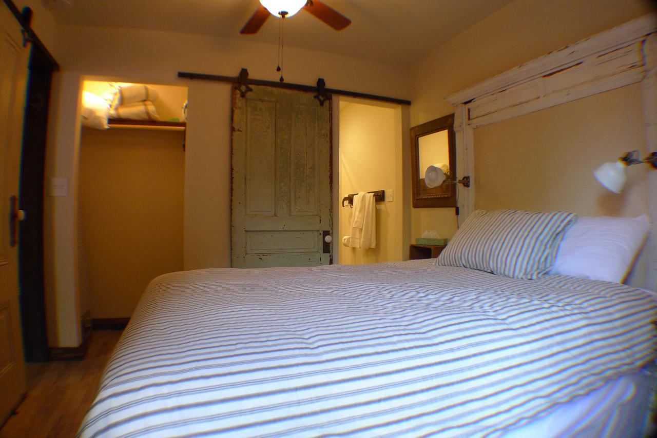 Miner'S Camp Motel Foresthill Bagian luar foto