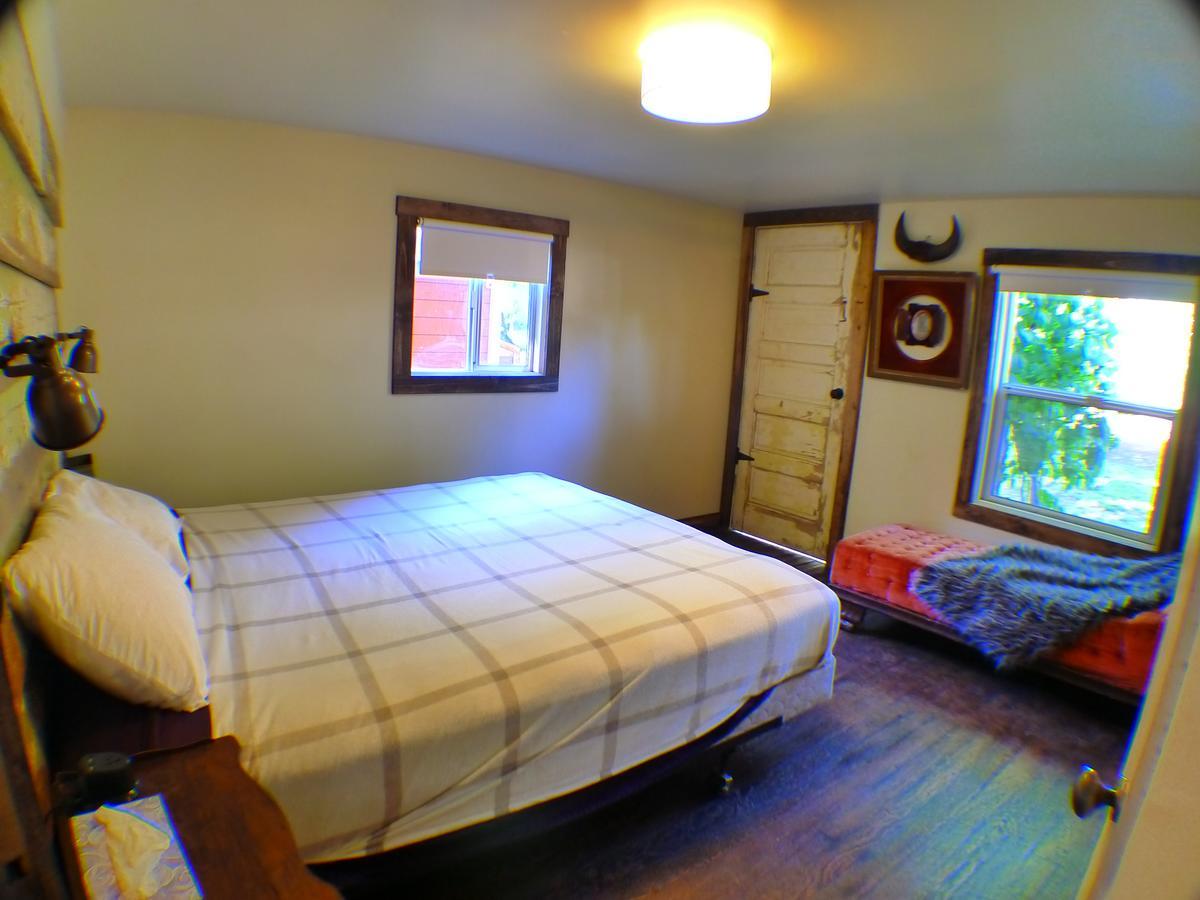 Miner'S Camp Motel Foresthill Bagian luar foto