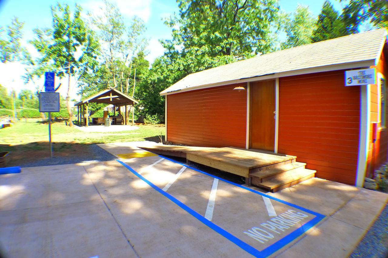 Miner'S Camp Motel Foresthill Bagian luar foto