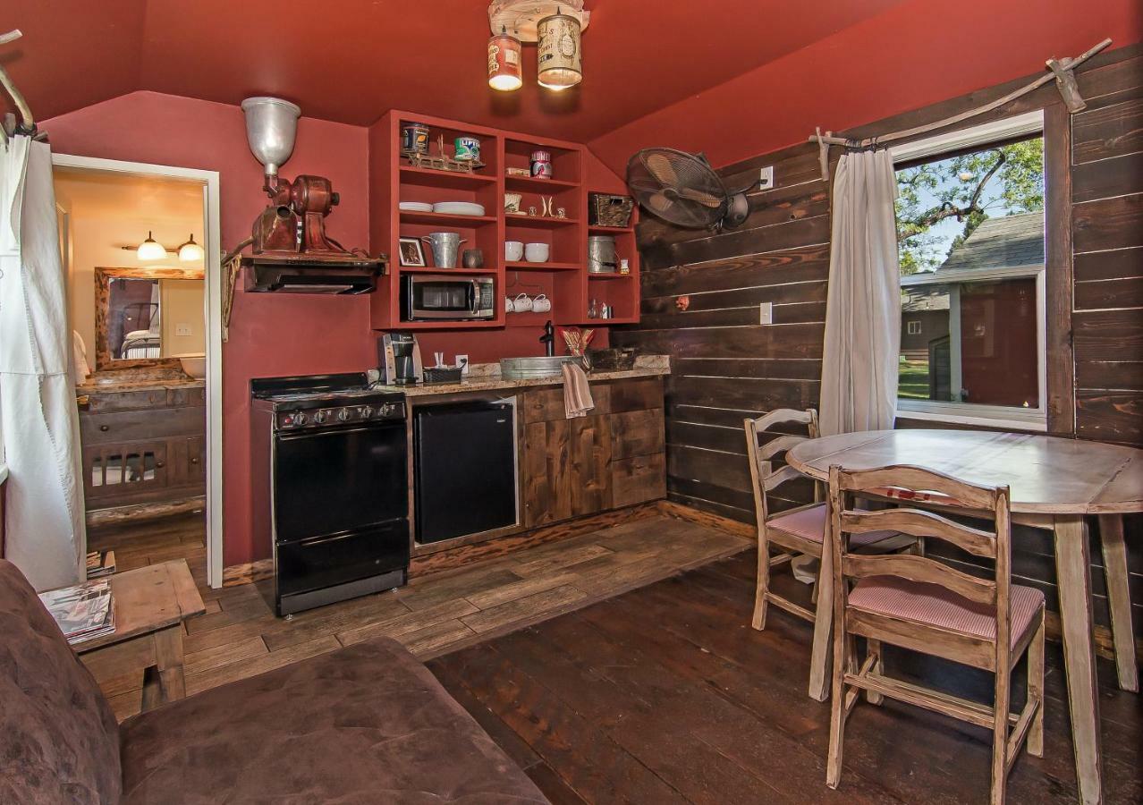 Miner'S Camp Motel Foresthill Bagian luar foto