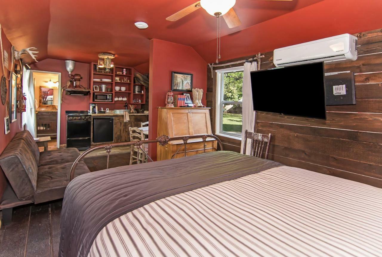 Miner'S Camp Motel Foresthill Bagian luar foto