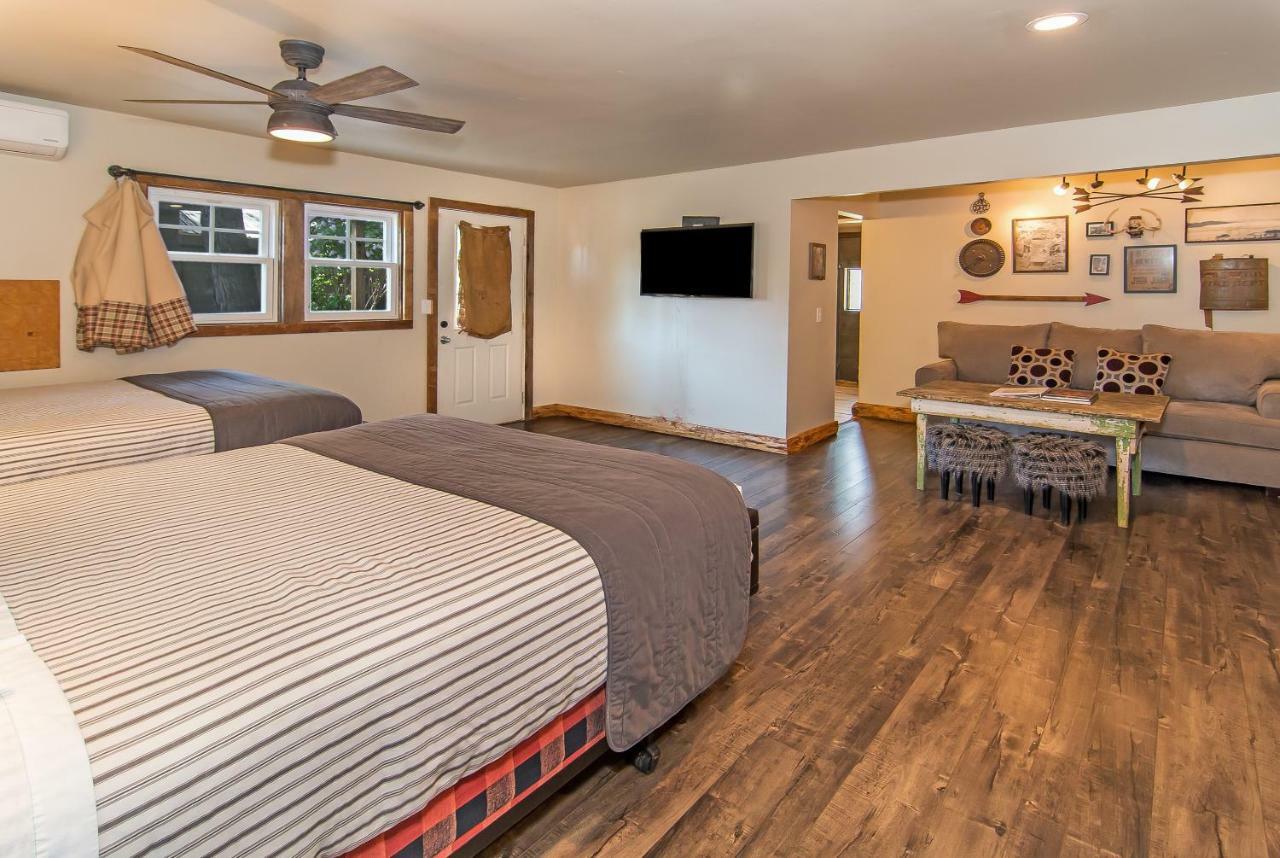 Miner'S Camp Motel Foresthill Bagian luar foto