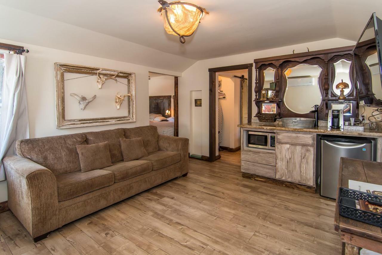 Miner'S Camp Motel Foresthill Bagian luar foto
