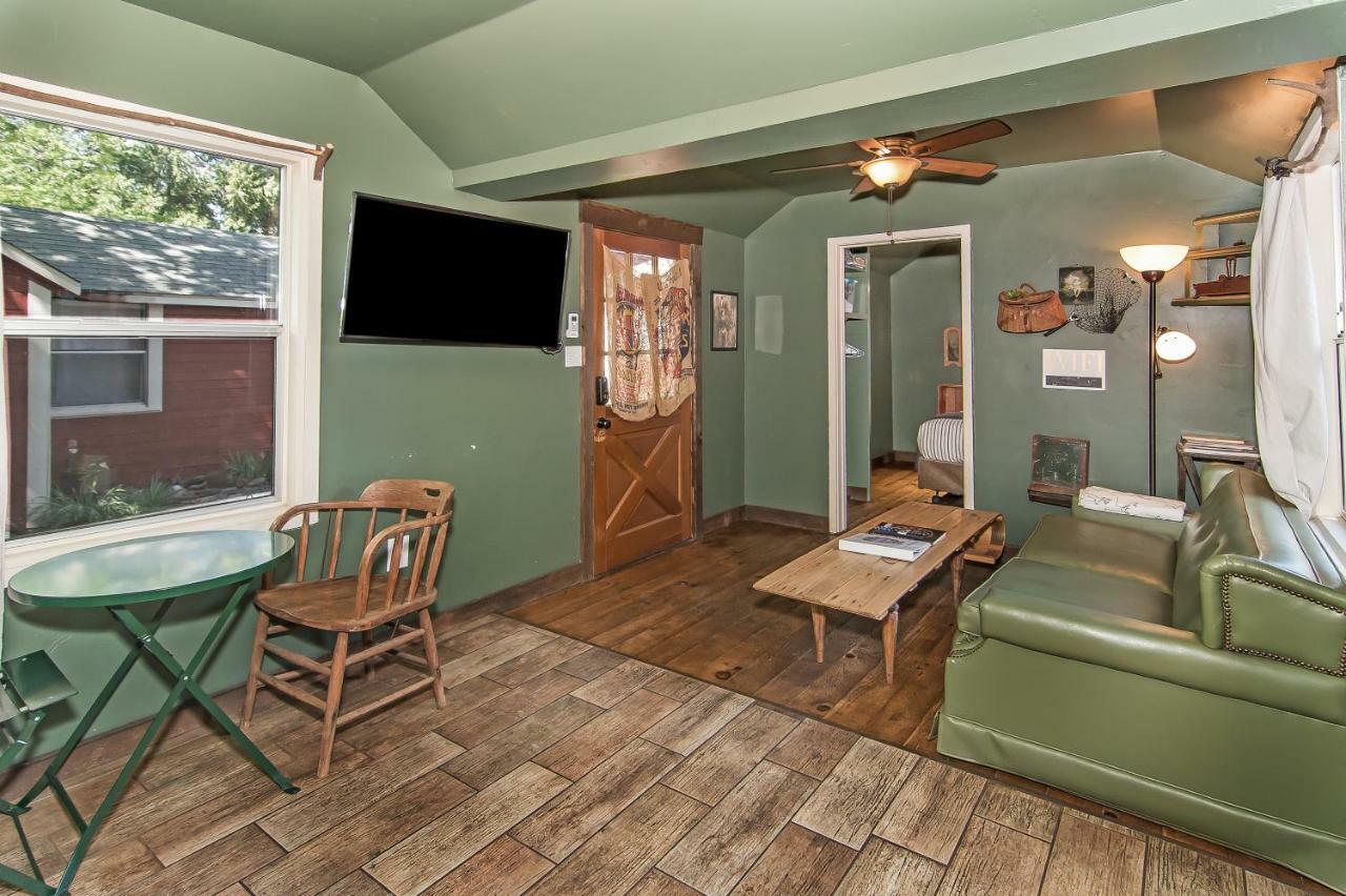 Miner'S Camp Motel Foresthill Bagian luar foto