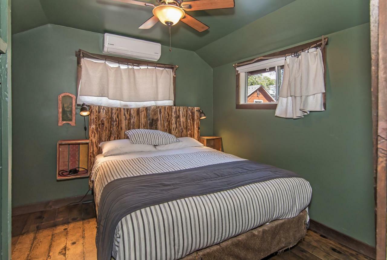 Miner'S Camp Motel Foresthill Bagian luar foto